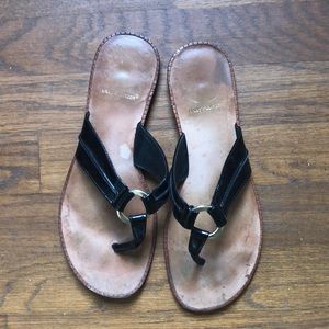 Lilly Pulitzer black Mckim flip flops 7.5